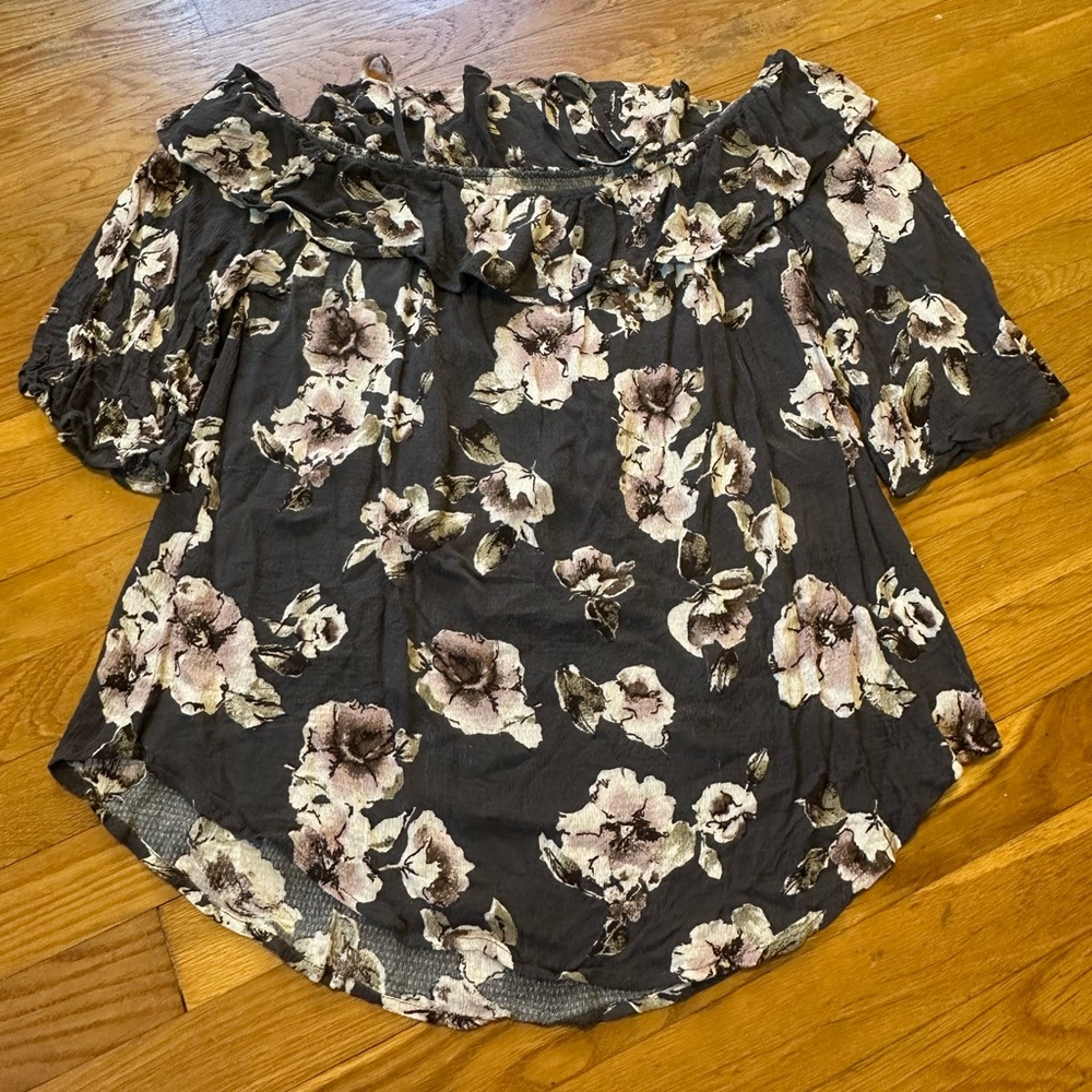 Peek a boo shoulder blouse